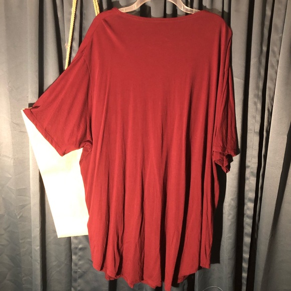 Beautiful Maroon color t-shirt, soft, cozy, comfortable. (Inventory: Tub #1) - Picture 7 of 8